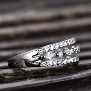 Elegante Anello a Fascia Traforata, Stile Coreano Minimalista, Gioielli da Donna alla Moda, per Uso Quotidiano, Regalo Chic - Product Image 4