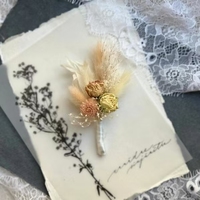 Boutonnière de marié rustique Meadow pour les mariages de printemps et les graduations Corsage de fleurs séchées et accessoire de boutonnière
