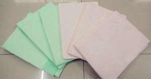 Vente en gros d'usine Drap de lit jetable super absorbant et imperméable Coussinets d'<span class=keywords><strong>incontinence</strong></span> bon marché avec sous-coussin d'échantillon gratuit - Product Image 4