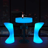 Table de bar d'extérieur moderne lumineuse à LED avec tabouret Chaise de table de café et de cocktail de loisirs Design métallique créatif
