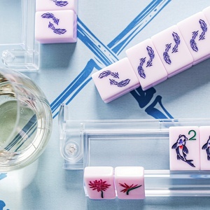 <span class=keywords><strong>Tapis</strong></span> <span class=keywords><strong>de</strong></span> <span class=keywords><strong>jeu</strong></span> <span class=keywords><strong>de</strong></span> Mahjong personnalisé à faible MOQ, directement <span class=keywords><strong>de</strong></span> l'usine, tables <span class=keywords><strong>de</strong></span> voyage carrées, <span class=keywords><strong>tapis</strong></span> <span class=keywords><strong>de</strong></span> <span class=keywords><strong>poker</strong></span> domestique pour tuiles <span class=keywords><strong>de</strong></span> Mahjong <span class=keywords><strong>avec</strong></span> support en caoutchouc - Product Image 2