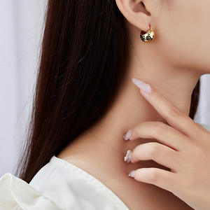 Juego de Pendientes de Plata de Ley 925 J&C - Pendientes Redondos con Diseño de Escamas de Dragón, Helado y Piña - Product Image 6