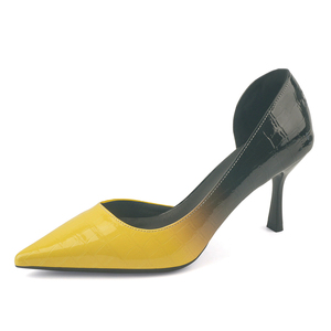 Chaussures de mariage pour femme grande <span class=keywords><strong>taille</strong></span> à talon fin, motif crocodile dégradé noir et jaune, bout pointu et découpe latérale - Product Image 1
