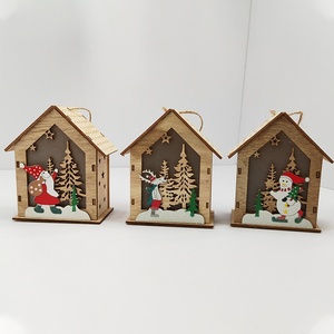 Decorazioni Natalizie Bestwish: Piccole <span class=keywords><strong>Case</strong></span> in Legno Luminose Ecologiche 10x10x10cm per <span class=keywords><strong>Capodanno</strong></span> - Product Image 2