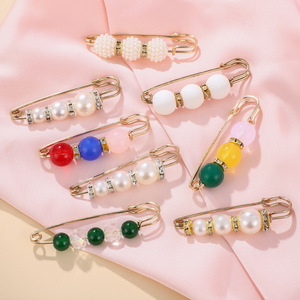 Garment Clips Pearl Alloy Safety Pins For Shirts And <b>Scarves</b> Unisex Winter 2024 Yiwu Origin - Product Image 1