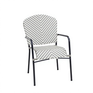 Fauteuil d'extérieur en fer et plastique au design moderne - Chaise de bistrot minimaliste durable et résistante aux intempéries pour villa - Product Image 1