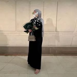 Sharut 도매 터키 EID 겸손한 아바야 소녀 기모노 무슬림 여성 원피스 럭셔리 꽃 자수 소매 Nida 오픈 두바이 아바야