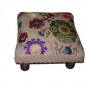 Repose-pieds ottoman pliable de luxe moderne et traditionnel en bois de manguier, petit tabouret rembourré pour salon, Malani Impex - Product Image 1