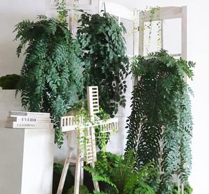 Planta Artificial de Aspecto Real, Adornos Coloridos, Planta Artificial para Decoración de Sala de Estar, Planta Tropical Artificial, Florero de Ratán - Product Image 1