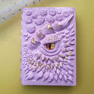 Libro animato del drago incorporato con gli occhi di cristallo maccheroni libro del drago gioco resina artigianato troni per gli studenti regalo - Product Image 3