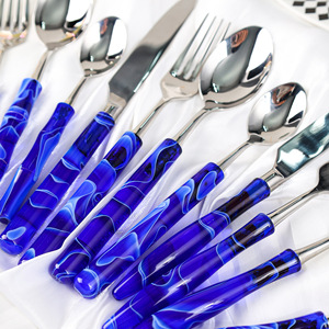 ชุดช้อนส้อมอะคริลิคสีฟ้าลายเมฆพลิ้วไหว พร้อมด้ามจับอะคริลิค  มีด ส้อม ช้อน ช้อนชา ชุดสี่ชิ้น สำหรับของหวานและอาหารค่ำแบบตะวันตก - Product Image 2