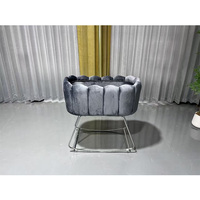 Lit bébé en velours de conception italienne PZCN HOME, forme de fleur, rembourré, avec cadre en métal doré stable pour la maison et la villa