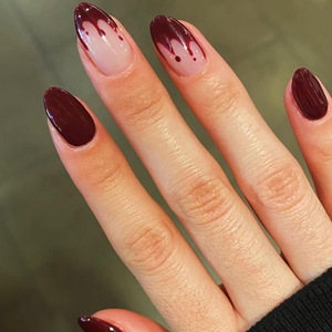 Faux ongles courts en PMMA, forme amande, dégradé rouge vin effet goutte de sang, fins et flexibles, ambiance Halloween, vente en gros - Product Image 1