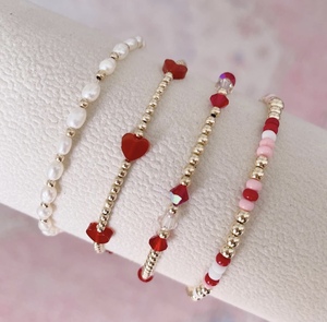Özel E Newton ile Charm mektup inci doğal taş paslanmaz çelik altın kaplama boncuk streç kadınlar için boncuklu bilezik Femme - Product Image 4