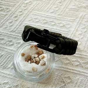 2025 venta al por mayor Popular trenzado hecho a mano Paracord pulsera logotipo personalizado Pulseras de Moda brazaletes <span class=keywords><strong>para</strong></span> <span class=keywords><strong>hombres</strong></span> y mujeres - Product Image 5