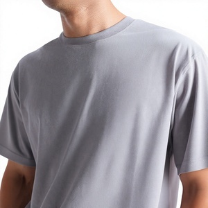 เสื้อยืดคอตตอนสีเทาทรงโอเวอร์ไซส์สำหรับผู้ชาย ชุดเสื้อยืดแขนสั้น คอกลม สีพื้น สวมใส่สบาย ระบายอากาศได้ดี ผลิตจากผ้าเจอร์ซีย์ - Product Image 4