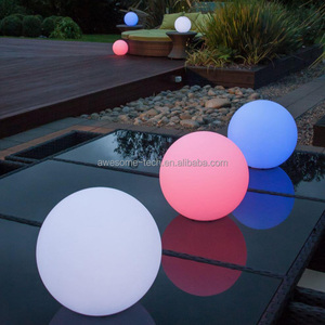 Boule de piscine à LED lumineuses Sphères flottantes étanches Tubes en plastique de grand diamètre pour boîtes de nuit - Product Image 1
