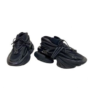 รองเท้ากีฬาแบรนด์ดีไซน์หรูสั่งทำพิเศษ รองเท้าทรงเรือทันสมัยพร้อมเชือกผูกและคุณสมบัติกันลื่น - Product Image 6