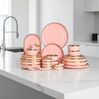 Service de vaisselle en porcelaine SISAIER écologique avec bord doré, 18 pièces, avec kit d'ustensiles, vaisselle de luxe verte pour la maison et les restaurants