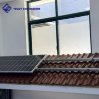 Système de montage de panneaux solaires universels en aluminium pour l'installation sur toits plats et en métal