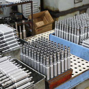มอเตอร์แกนหมุน GDZ-27 กำลัง 4.5 กิโลวัตต์ ระบายความร้อนด้วยน้ำ สำหรับงานเจาะ พร้อมหัวจับ ER20 แรงดันไฟฟ้า 220/380 โวลต์ ความเร็ว 24000 รอบต่อนาที มอเตอร์แกนหมุนแบบ BLDC - Product Image 3