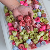Accessoires de bijoux DIY en gros : pendentifs, boucles d'oreilles, roses séchées naturelles, fleurs de roses en résine pour la décoration de bijoux
