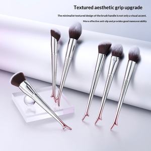 Set di 13 Pennelli per Trucco Viso e Occhi con Manico in Plastica e Setole Sintetiche Cruelty-Free con Logo Stampato 2026 - Product Image 3