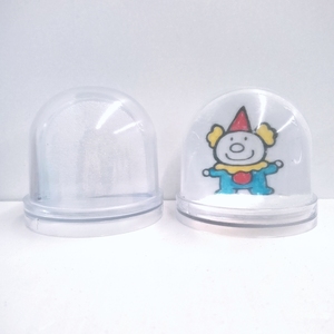 Pièces pour globes à neige DIY 9*9*8.5cm : Créez votre propre cadre photo avec paillettes, en plastique PS, pour dessiner des images, auto-arrosant - Product Image 3