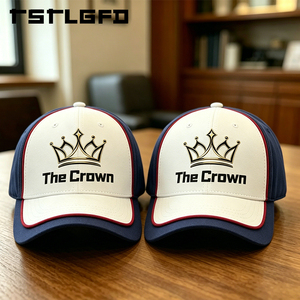 Casquette de golf structurée à 6 panneaux avec logo personnalisé, patch tissé et passepoil rouge contrastant, fermeture snapback simple rangée, vente en gros, fabricant - Product Image 4