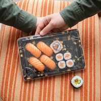 Ensemble de contenants à sushi jetables, style japonais, boîte bento noire et or, plateau à sashimi avec couvercles pour la livraison à emporter