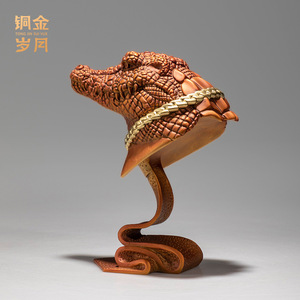 Escultura de Cabeza de Cocodrilo en Latón con Detalles en Cobre y Oro, Decoración Artística para Oficina, Figura Animal Hecha a Mano - Product Image 3