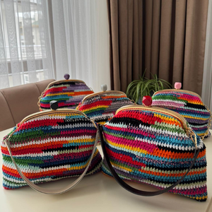 กระเป๋าคลัทช์โครเชต์ลายทางหลากสีทำมือสุดหรู กระเป๋าใส่ของแบบวินเทจพร้อมตัวล็อคแบบ Kiss Lock ประดับด้วยลูกปัดหลากสี NF - Product Image 1