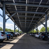 Système de montage solaire commercial haute résistance en forme de T, support de carport en aluminium et acier au carbone, montage au sol