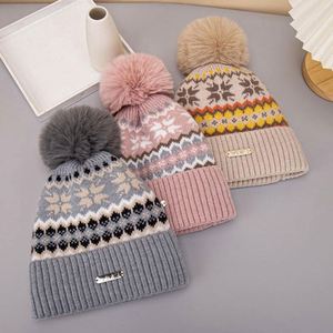 Gorro de Punto Clásico Retro con Pompones para Mujer, Gorro de Invierno Grueso y Cálido con Forro de Piel - Product Image 4