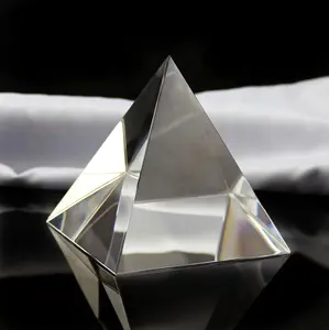 Presse-papier de pyramide de verre de cristal vierge optique vente en gros