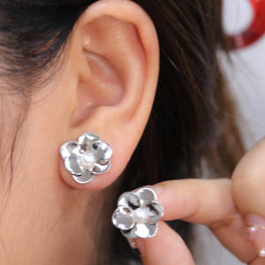 2025 mode à la mode dernières élégantes perles fleurs cuivre boucles d'oreilles personnalisé bijoux fins pour les femmes élégant à la mode idées cadeaux - Product Image 1