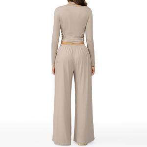 Conjunto Deportivo para Mujer, Chaqueta con Pantalones Acampanados, Logotipo Personalizado, Ropa Deportiva de Tres Piezas, Estilo Y2K, Traje Casual para Correr - Product Image 2