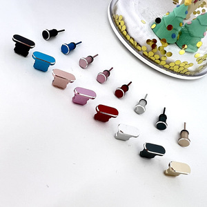 Accesorios de teléfono móvil con tapón antipolvo de Metal de lujo para iPhone 16 <span class=keywords><strong>pro</strong></span> <span class=keywords><strong>Max</strong></span> cubierta de puerto de carga de Metal - Product Image 5