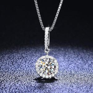 Collana con ciondolo circolare in zircone per donna, catena vintage semplice per clavicola, gioielli alla moda - Product Image 1