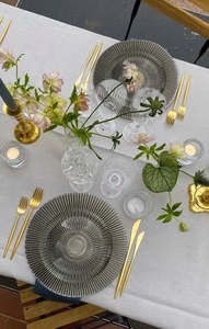 Assiettes de présentation en verre noir de luxe personnalisées, design moderne élégant, légères, pour fruits, mariages, dîners et réceptions - Product Image 6