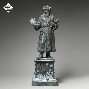 Grande Scultura in Bronzo del Dio dell'Inverno con Scettro di Ghiaccio per Decorazione di Hotel e Giardini - Product Image 3