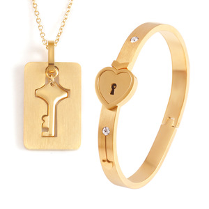 Delicado Juego de Joyas para Pareja con Candado de Corazón de Acero Inoxidable Chapado en Oro y Circonita para el Día de San Valentín - Product Image 1