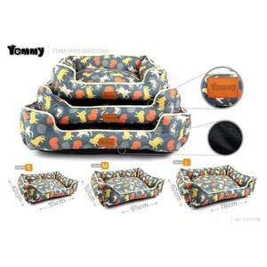 Ensemble de trois pièces imprimées en lin pour niche à chien avec tête de chien sur fond bleu pour le lit confortable de votre ami à fourrure - Product Image 1