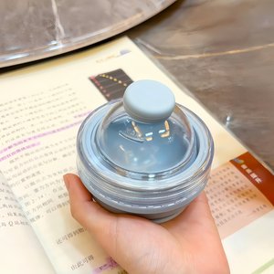 แก้วน้ำแข็งซิลิโคนพับได้ 2-in-1 พร้อมที่ทำน้ำแข็งขนาดใหญ่ ฝาปิดแบบหลอดดูดน้ำ ใช้ซ้ำได้ เป็นมิตรกับสิ่งแวดล้อม ทำความสะอาดง่าย เกรดอาหาร พก<span class=keywords><strong>พา</strong></span>สะดวก - Product Image 6