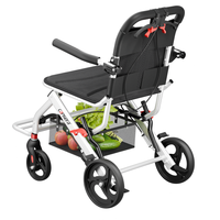 Fauteuil roulant pliable approuvé par les compagnies aériennes, pneus pleins de 8 pouces, siège en maille respirante, cadre en acier au carbone avec poignée de traction et panier de rangement