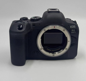 Appareil photo numérique hybride plein format EOS R6 Mark II, boîtier sans rayures, occasion - Product Image 1
