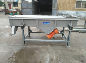 Tamis vibrant carré haute efficacité pour granulés plastiques – Machine de criblage vibratoire pour plastiques - Product Image 5