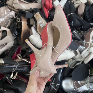 <span class=keywords><strong>Scarpe</strong></span> da Donna <span class=keywords><strong>Usate</strong></span> S15 di Alta Qualità, Ottime Condizioni, Stili Misti, Pulite, per il Commercio all'Ingrosso (Bale) - Product Image 1