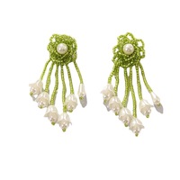 Anting-anting manik-manik tangan perhiasan populer baru anting-anting bunga rumbai panjang untuk wanita