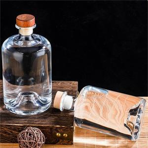 Botella <span class=keywords><strong>de</strong></span> Vidrio Transparente Redonda con Tapón <span class=keywords><strong>de</strong></span> Corcho para Licores como Vodka, Whisky, Tequila, Ginebra, Ron y Brandy, Venta al por Mayor, 100/250/375/500/750 ml - Product Image 3